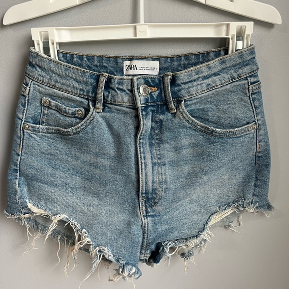 High-rise Zara denim shorts - Picture 3 of 4